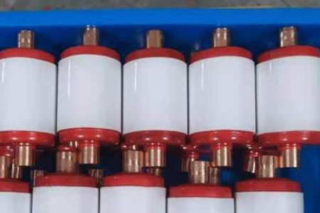 真空滅弧室的結(jié)構(gòu)、工作原理、特點(diǎn)以及應(yīng)用