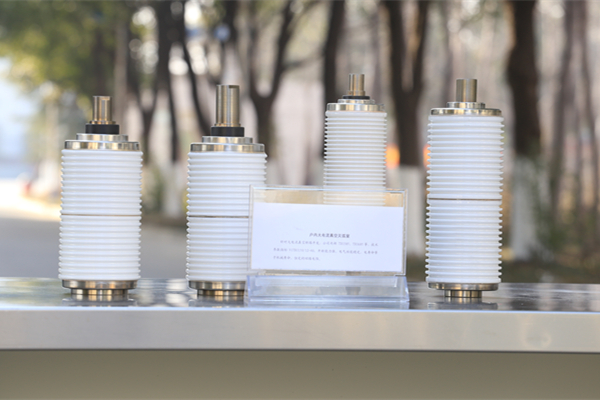 真空開(kāi)關(guān)管絕緣外殼采用玻璃材料，優(yōu)勢(shì)多多！